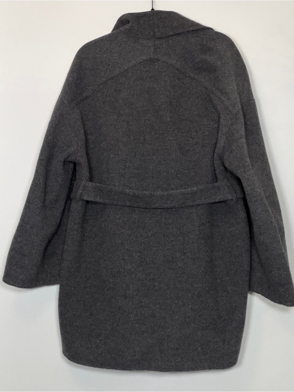 Vince blanket wool-blend coat in gray with belt - Picture 3 of 9